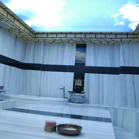 Comfort Elite Old Hotel 3*